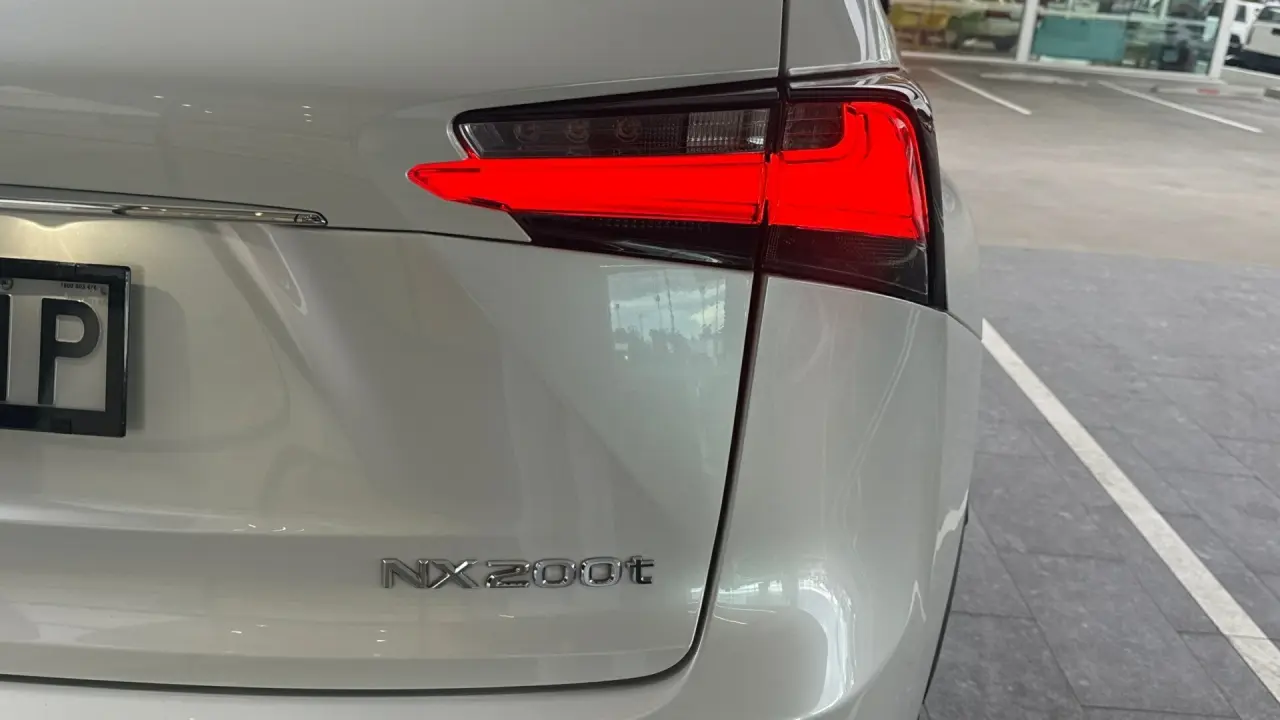 2016 Lexus NX200t Gallery Image 7