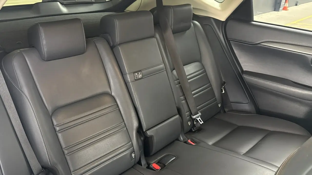 2016 Lexus NX200t Gallery Image 8