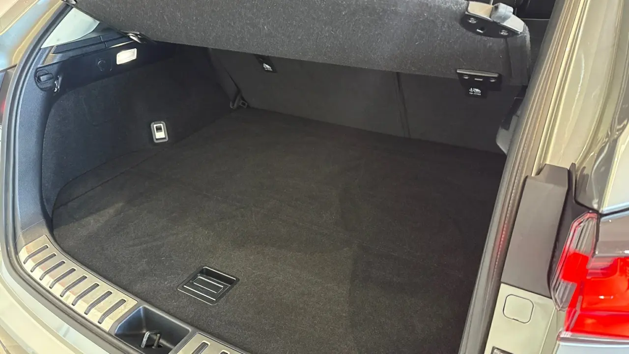 2019 Lexus NX300 Gallery Image 7