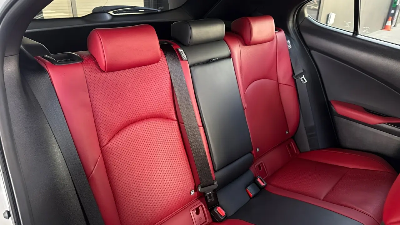 2025 Lexus UX300h Gallery Image 11