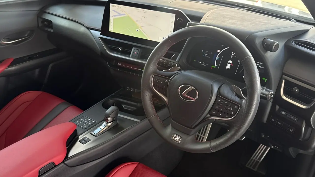 2025 Lexus UX300h Gallery Image 13
