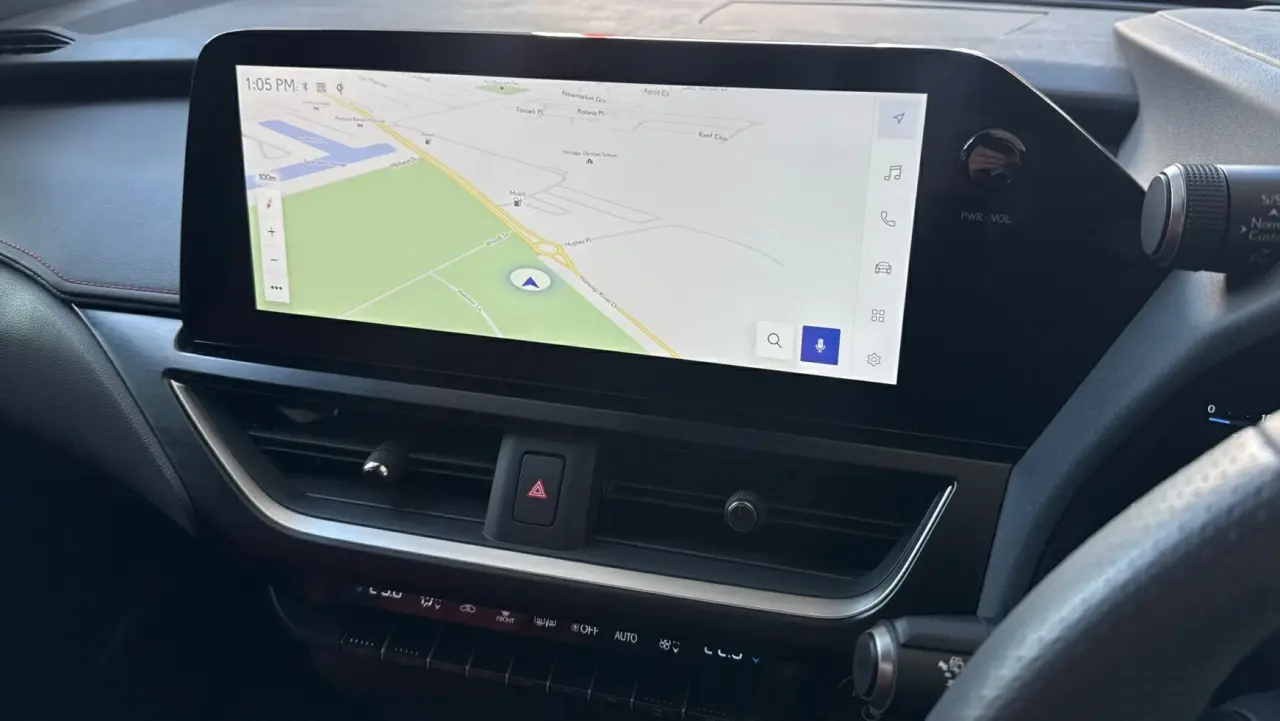2025 Lexus UX300h Gallery Image 18