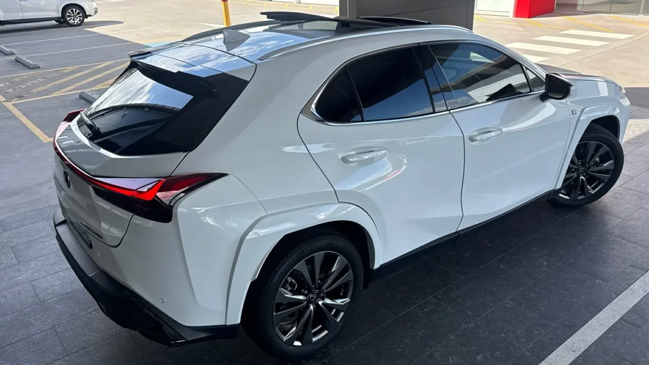 2025 Lexus UX300h Gallery Image 6