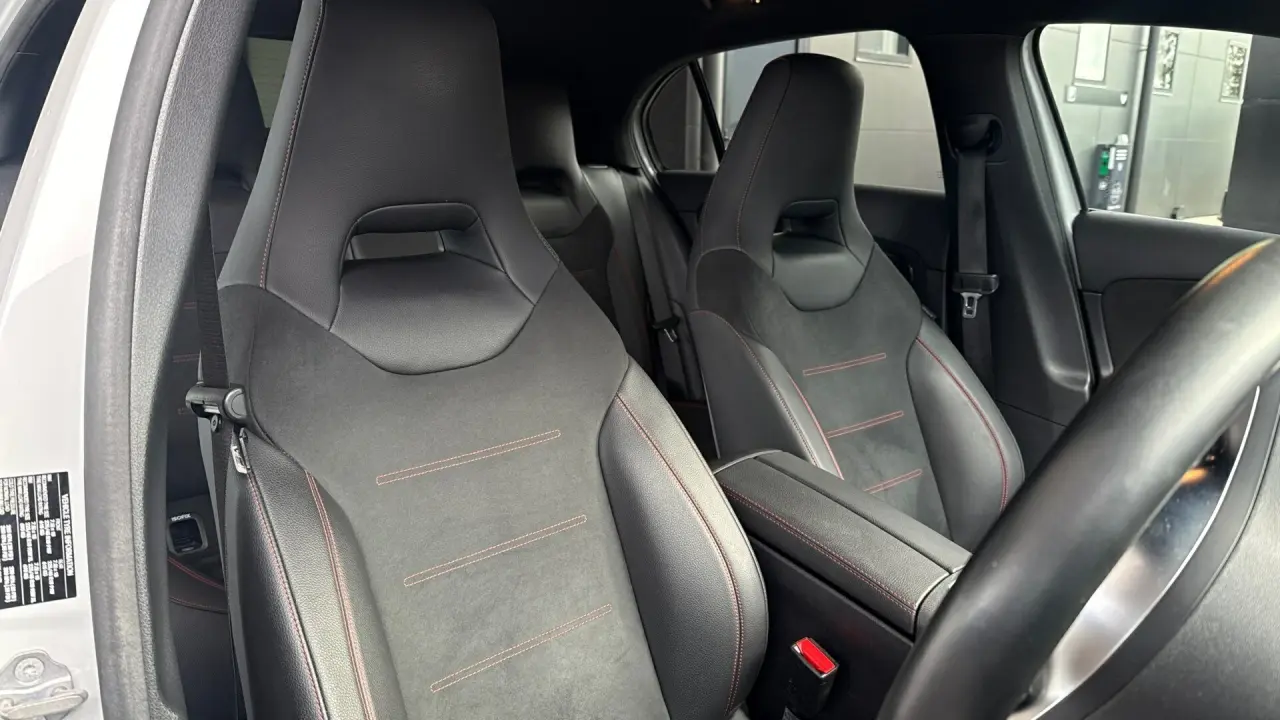 2019 MERCEDES-BENZ A180 Gallery Image 10