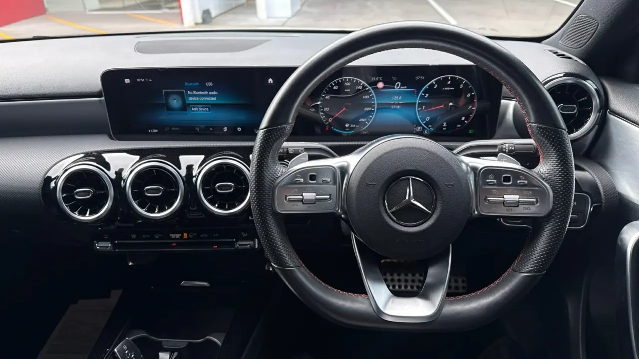 2019 MERCEDES-BENZ A180 Gallery Image 12