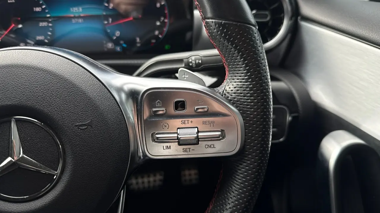 2019 MERCEDES-BENZ A180 Gallery Image 14