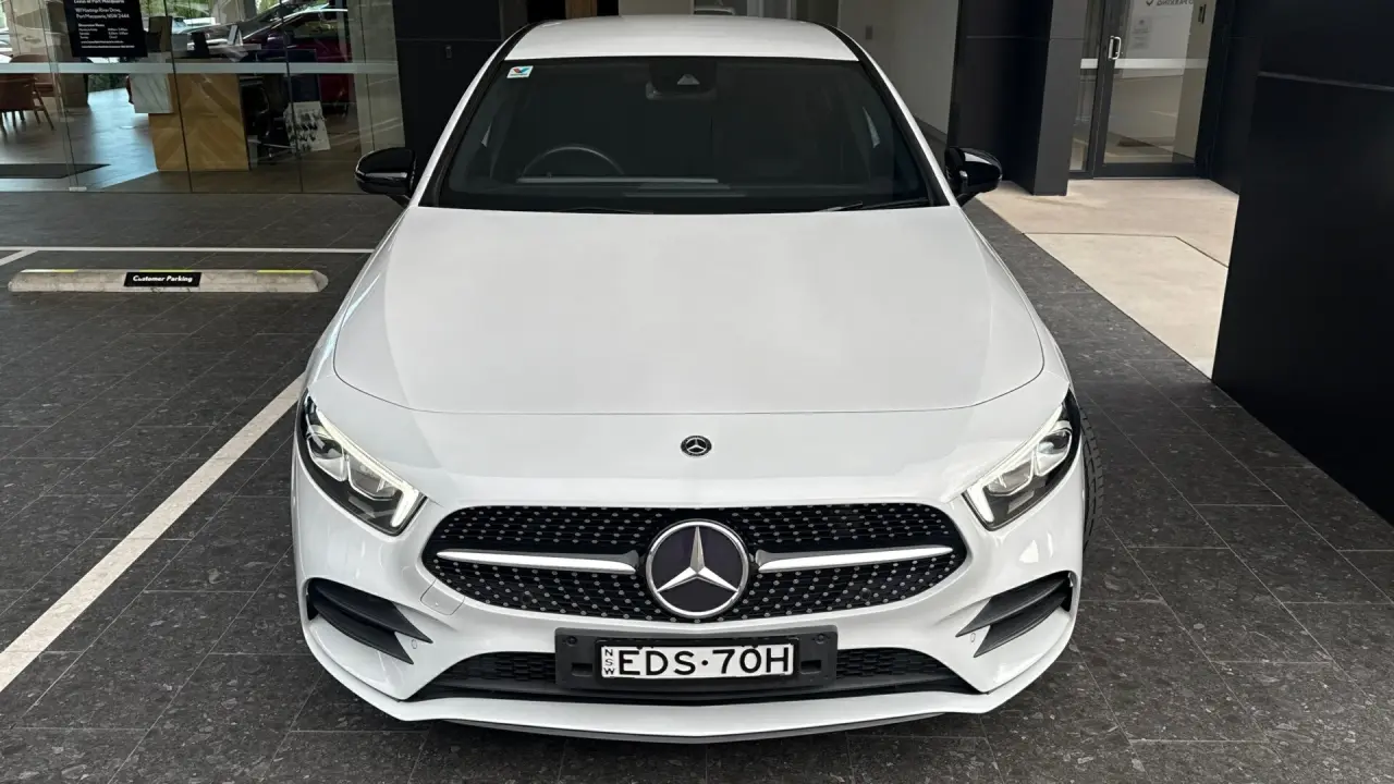 2019 MERCEDES-BENZ A180 Gallery Image 2