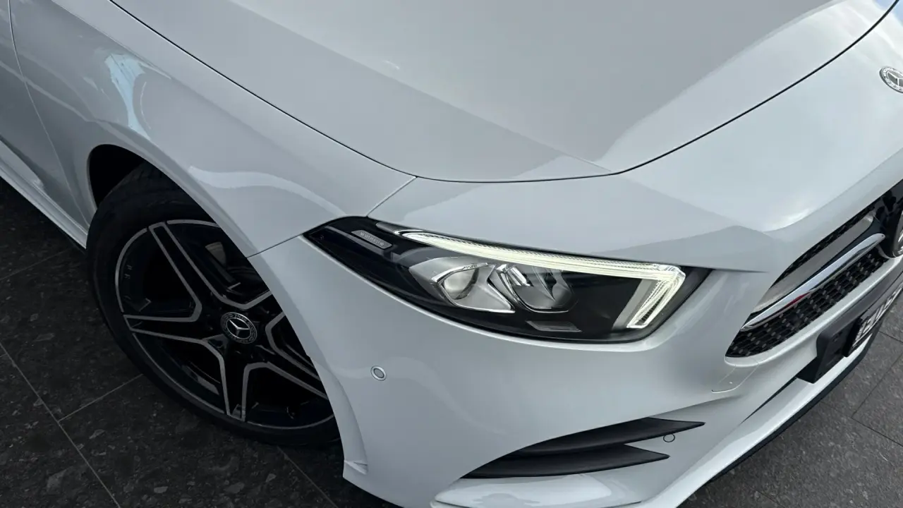 2019 MERCEDES-BENZ A180 Gallery Image 3