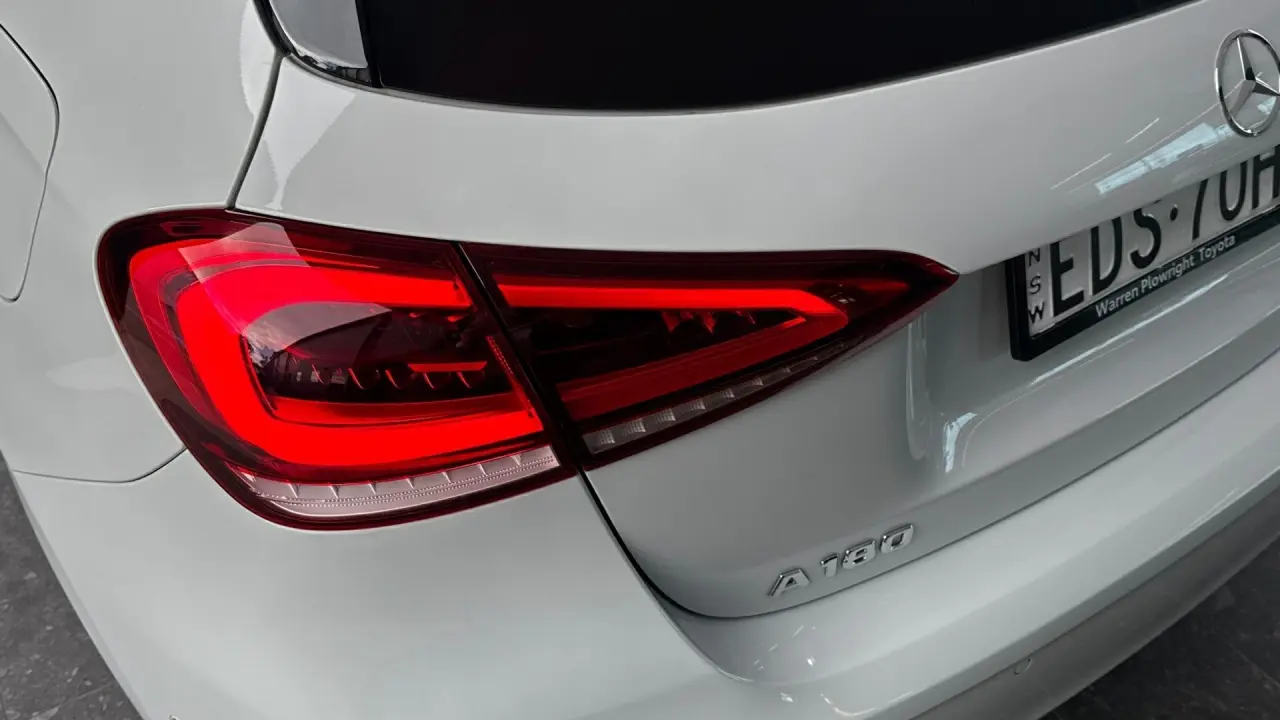 2019 MERCEDES-BENZ A180 Gallery Image 6