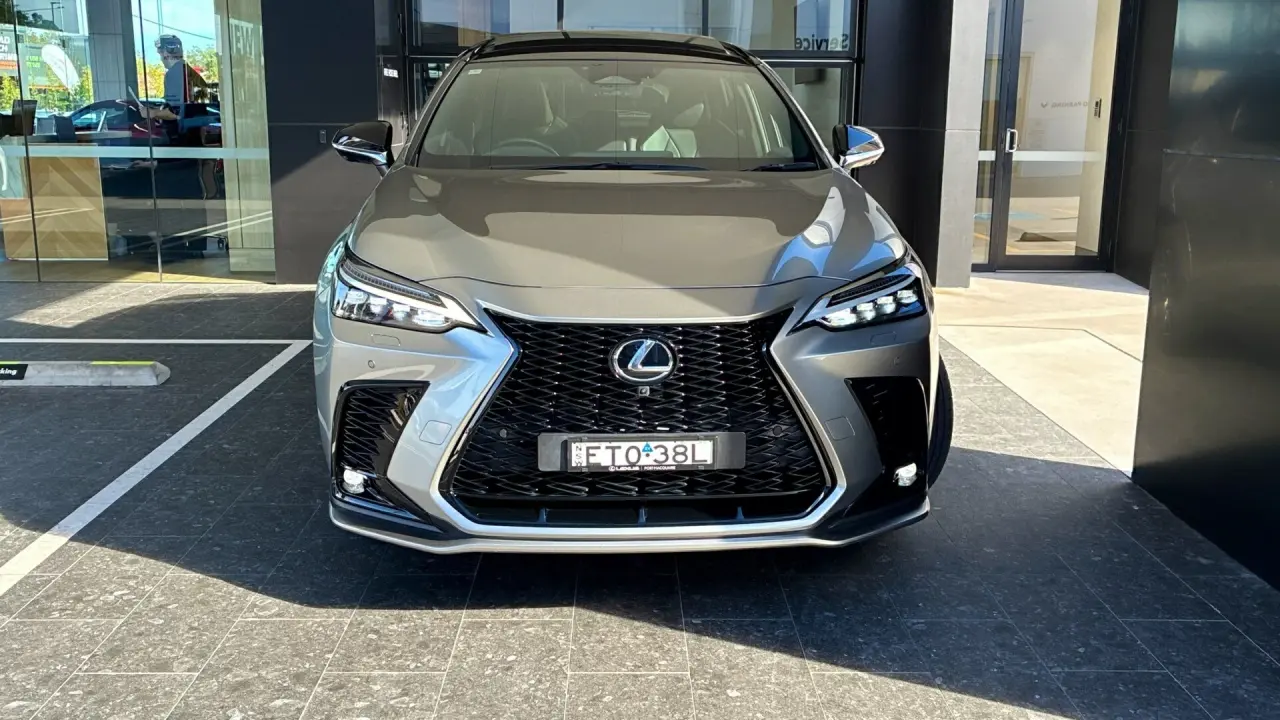 2022 Lexus NX350H Gallery Image 2