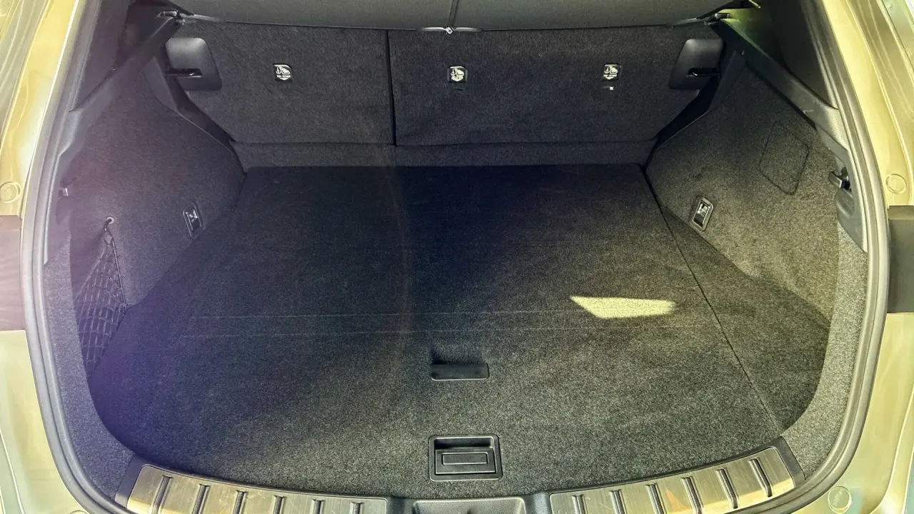 2022 Lexus NX350H Gallery Image 9