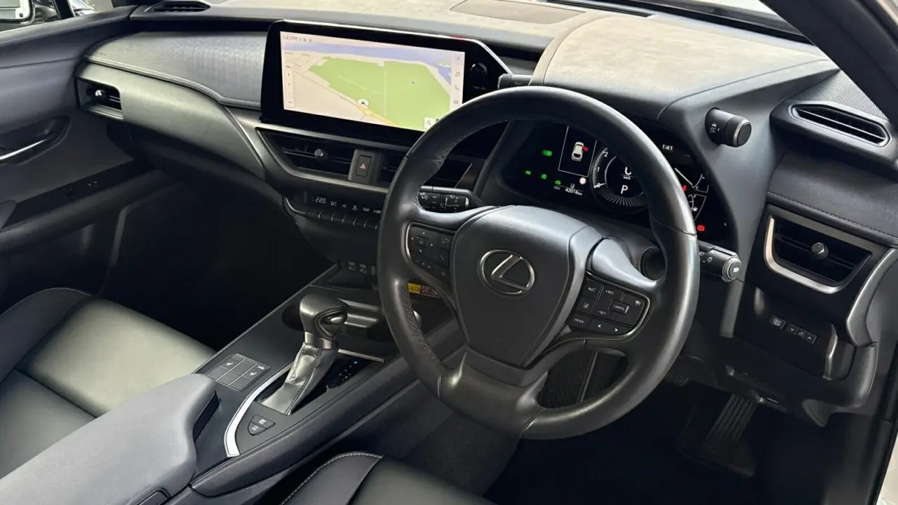 2023 Lexus UX250H Gallery Image 11