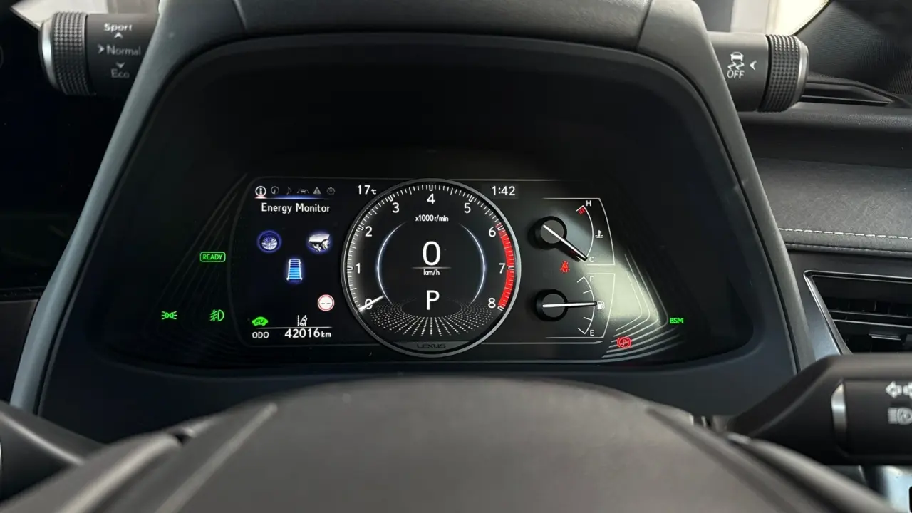 2023 Lexus UX250H Gallery Image 15