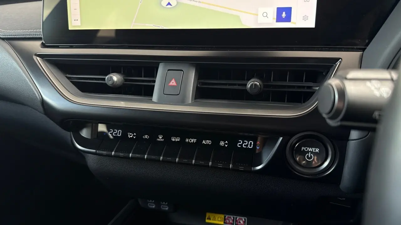 2023 Lexus UX250H Gallery Image 17