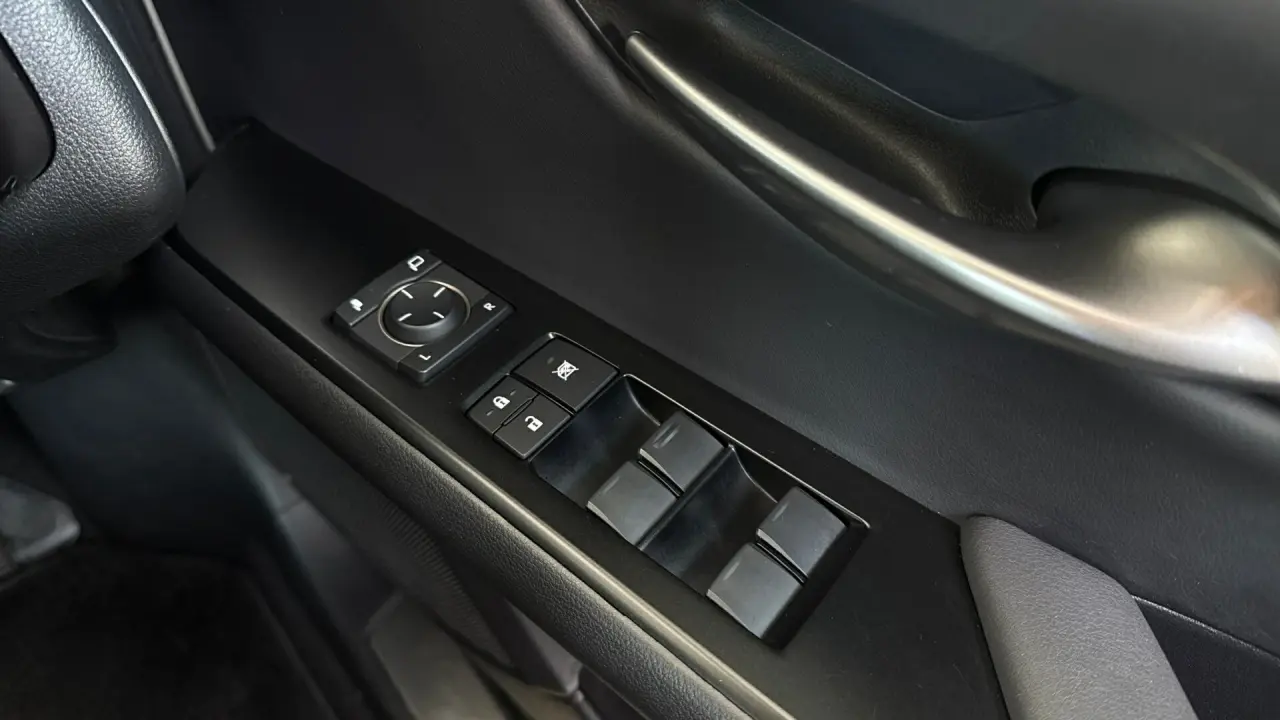 2023 Lexus UX250H Gallery Image 19