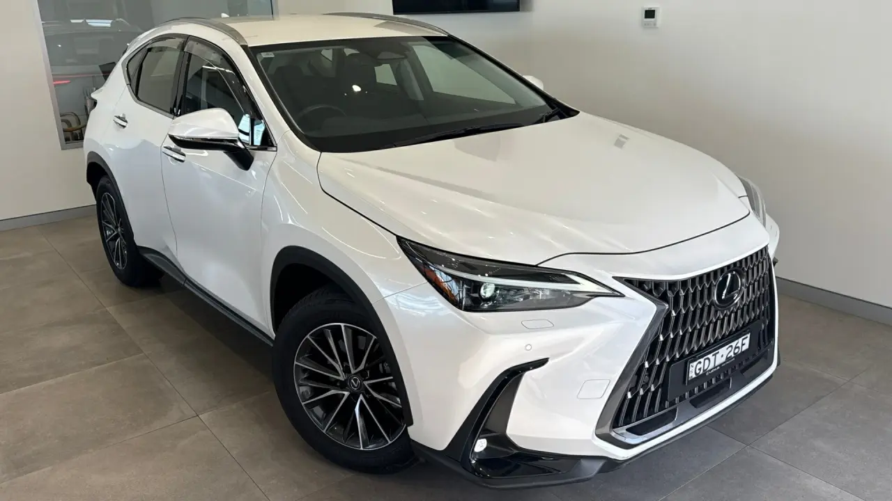 2024 Lexus NX350H Image