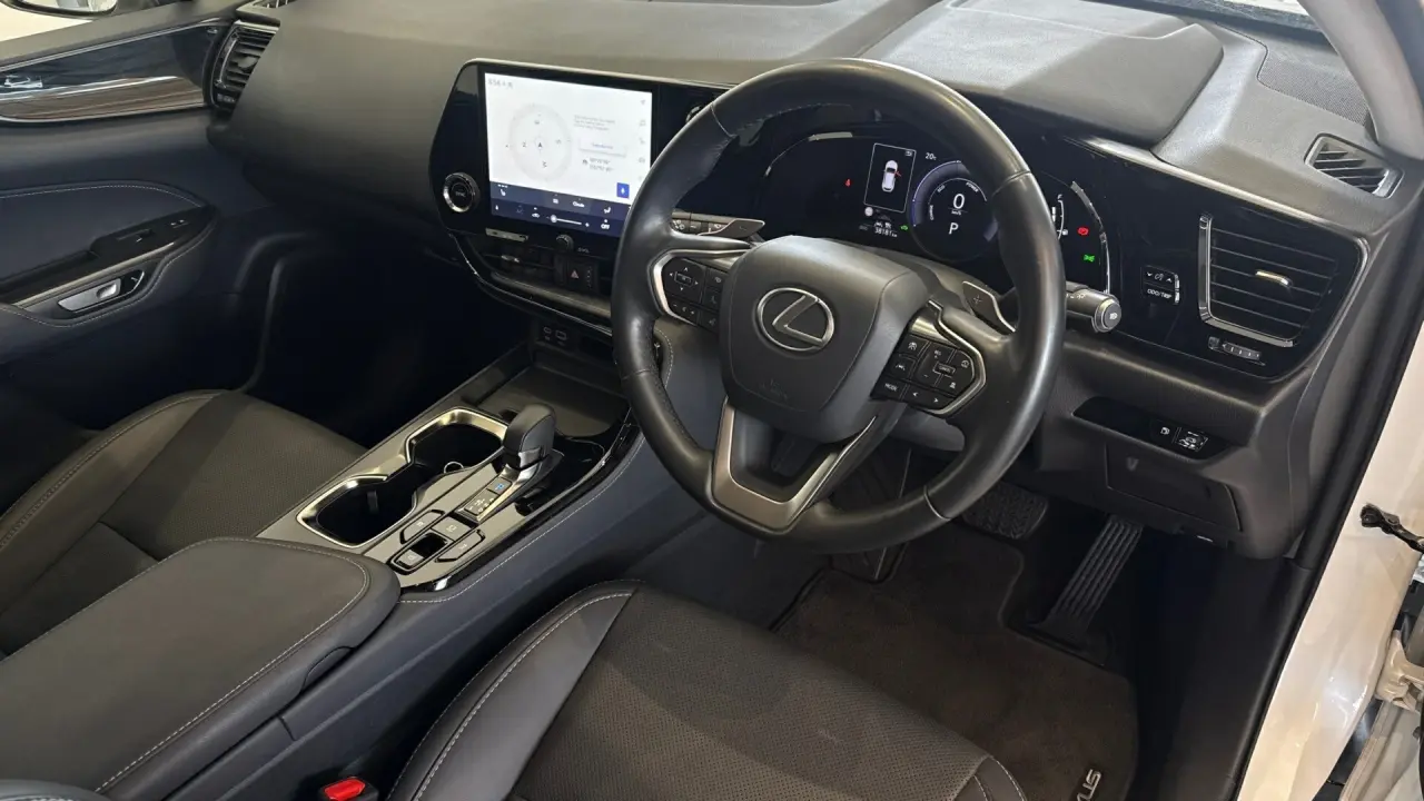 2024 Lexus NX350H Gallery Image 10