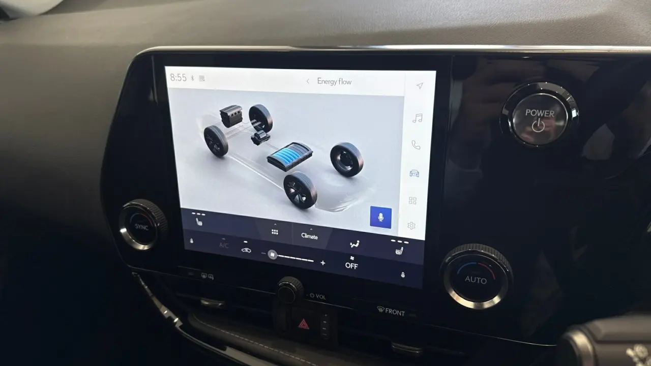 2024 Lexus NX350H Gallery Image 15
