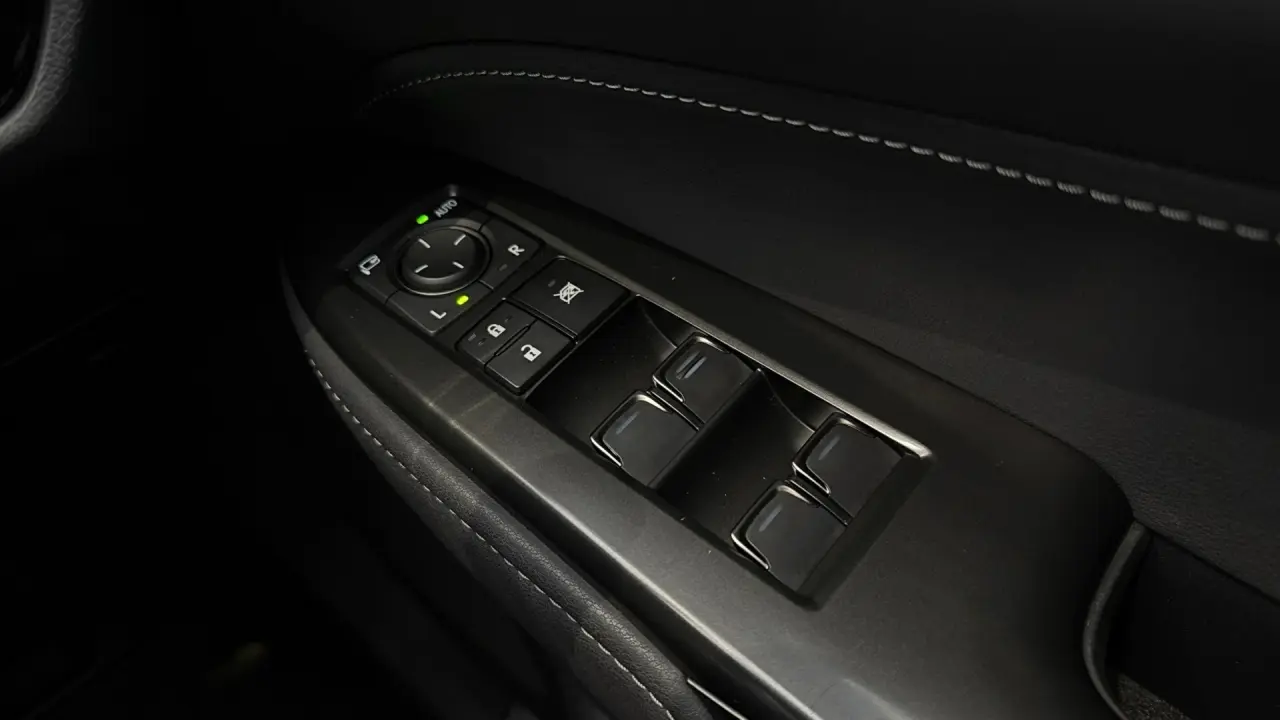 2024 Lexus NX350H Gallery Image 18