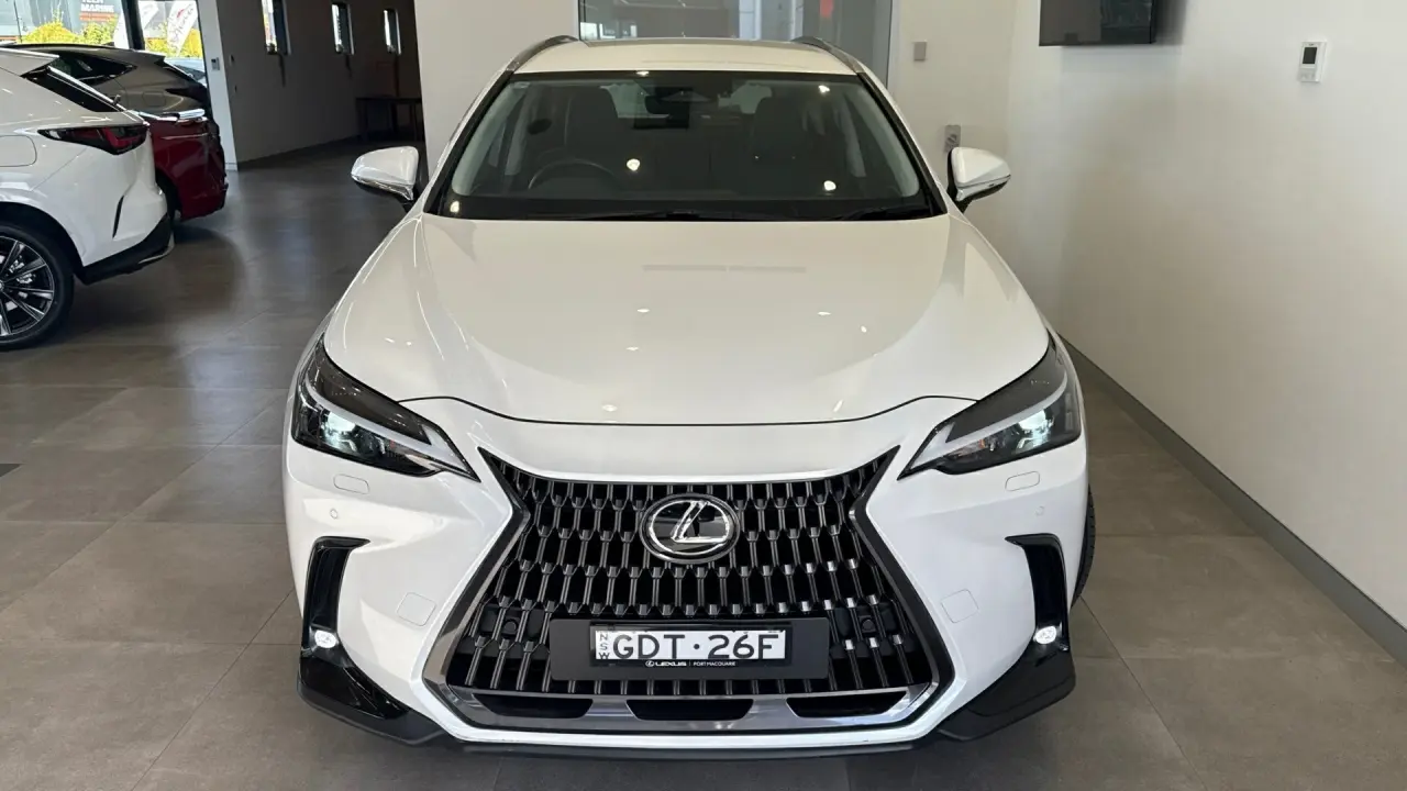 2024 Lexus NX350H Gallery Image 2
