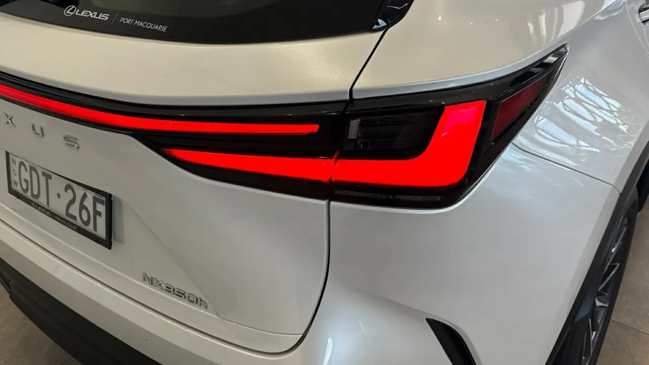 2024 Lexus NX350H Gallery Image 6