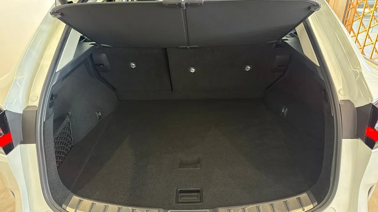 2024 Lexus NX350H Gallery Image 7