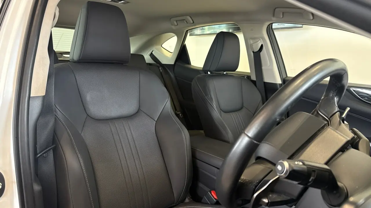2024 Lexus NX350H Gallery Image 9