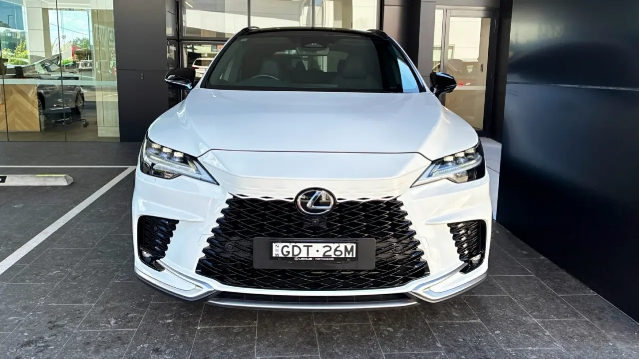 2023 Lexus RX350 Gallery Image 2