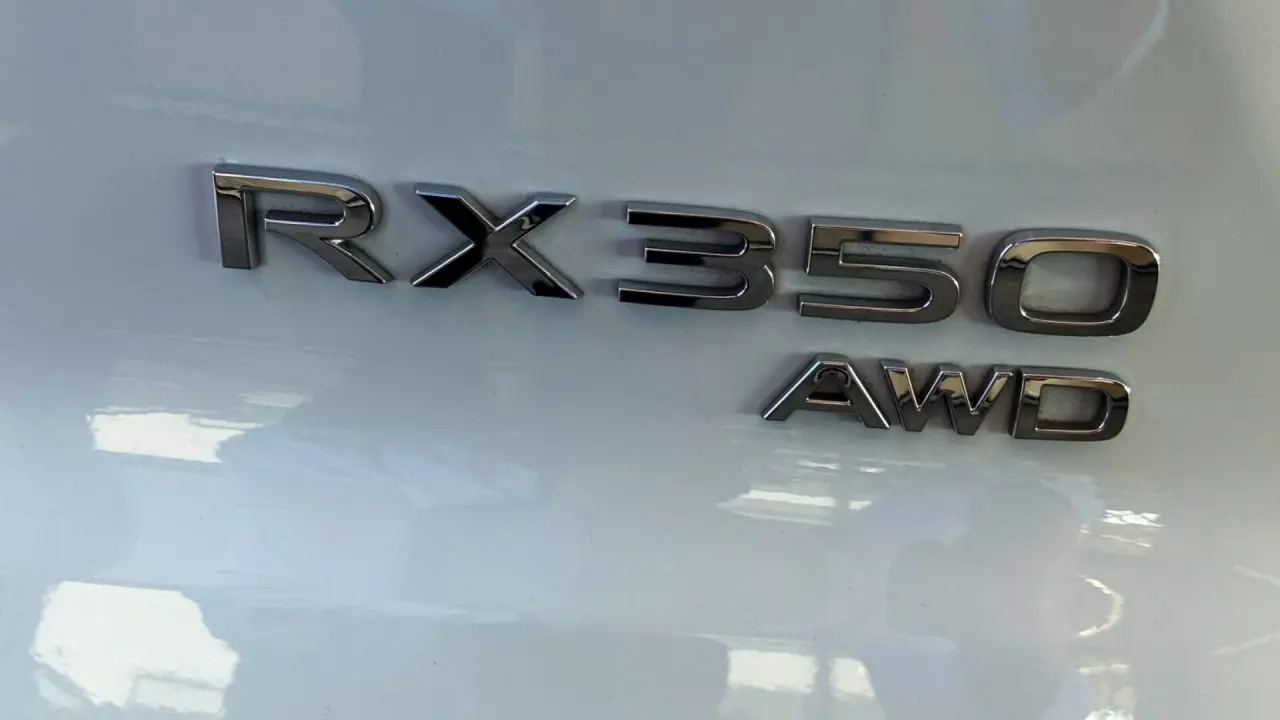 2023 Lexus RX350 Gallery Image 7