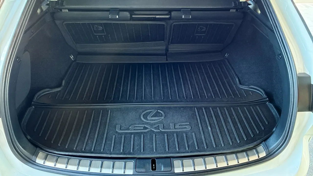 2023 Lexus RX350 Gallery Image 8