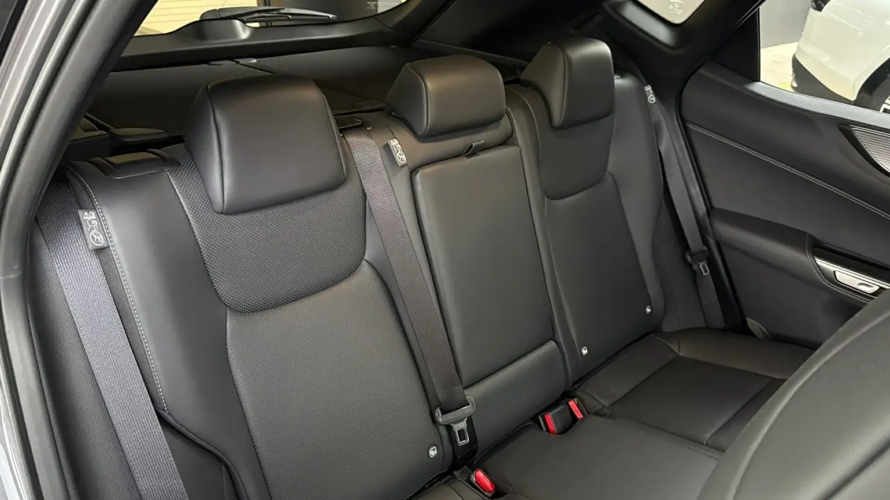 2026 Lexus NX450h+ Gallery Image 11