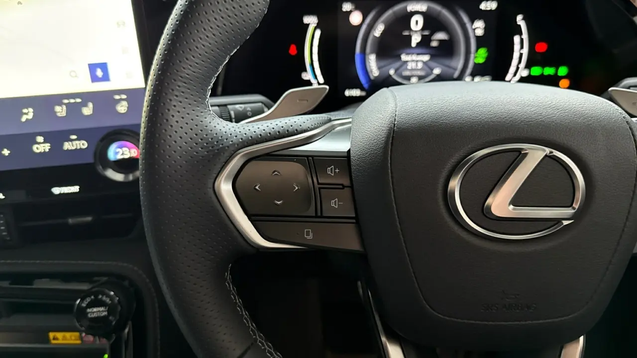 2026 Lexus NX450h+ Gallery Image 15