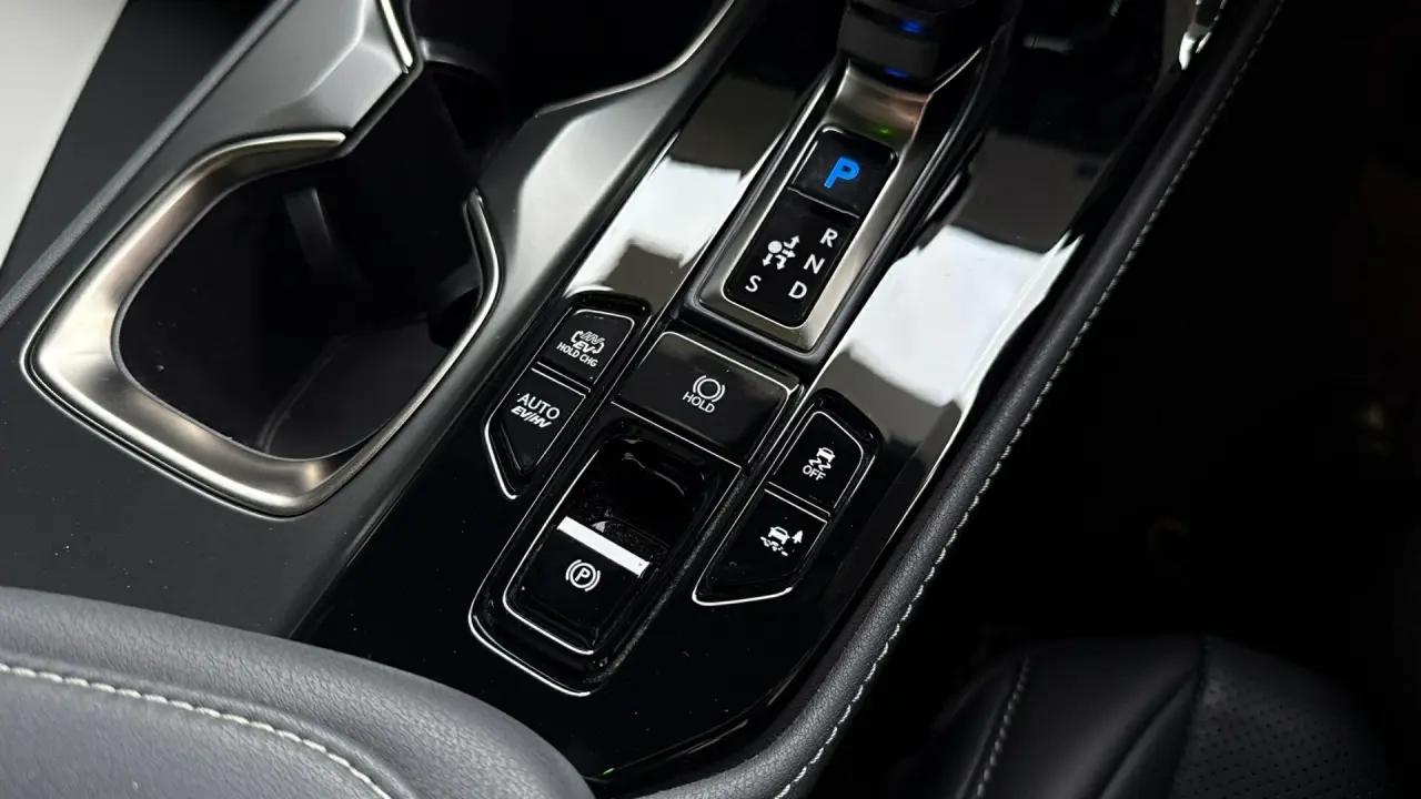 2026 Lexus NX450h+ Gallery Image 20