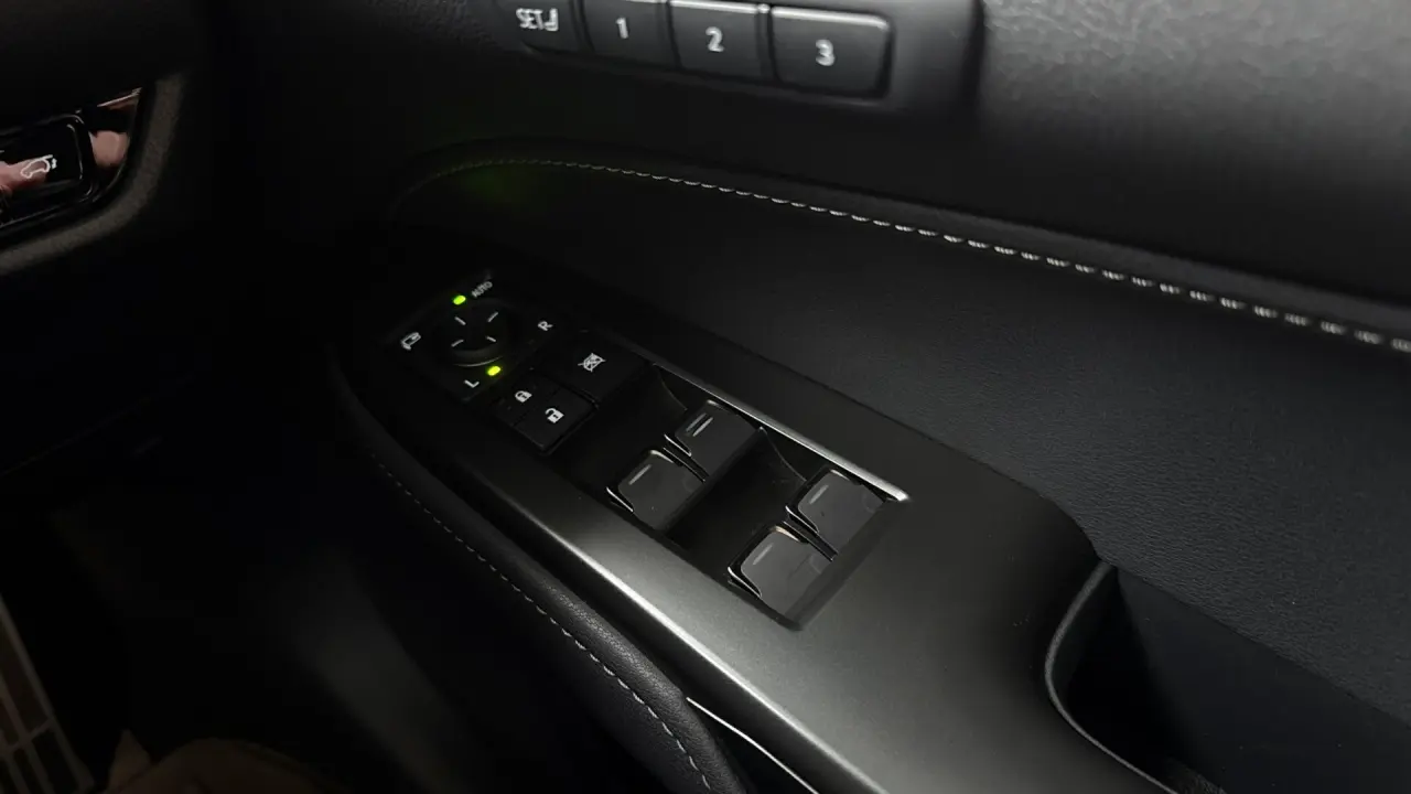 2026 Lexus NX450h+ Gallery Image 21