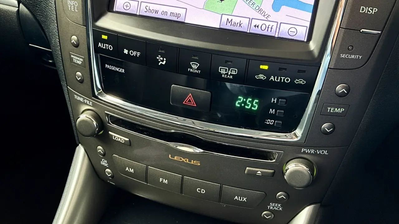 2011 Lexus IS250 Gallery Image 13