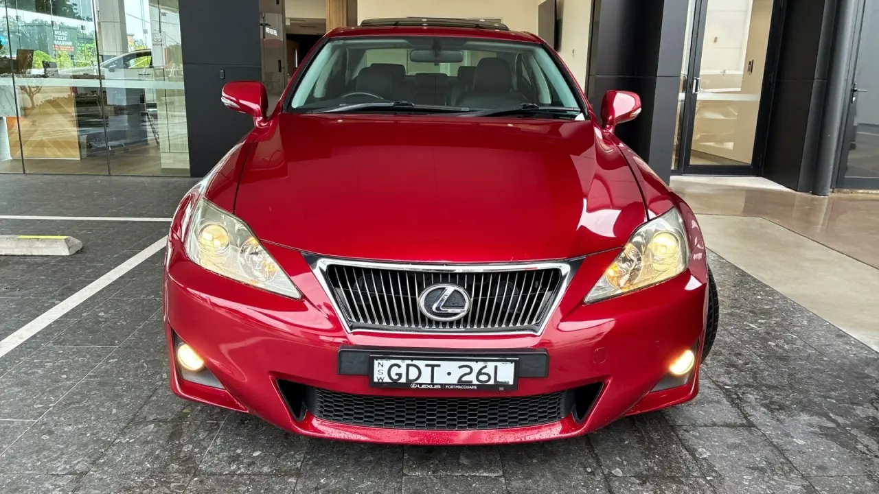 2011 Lexus IS250 Gallery Image 2