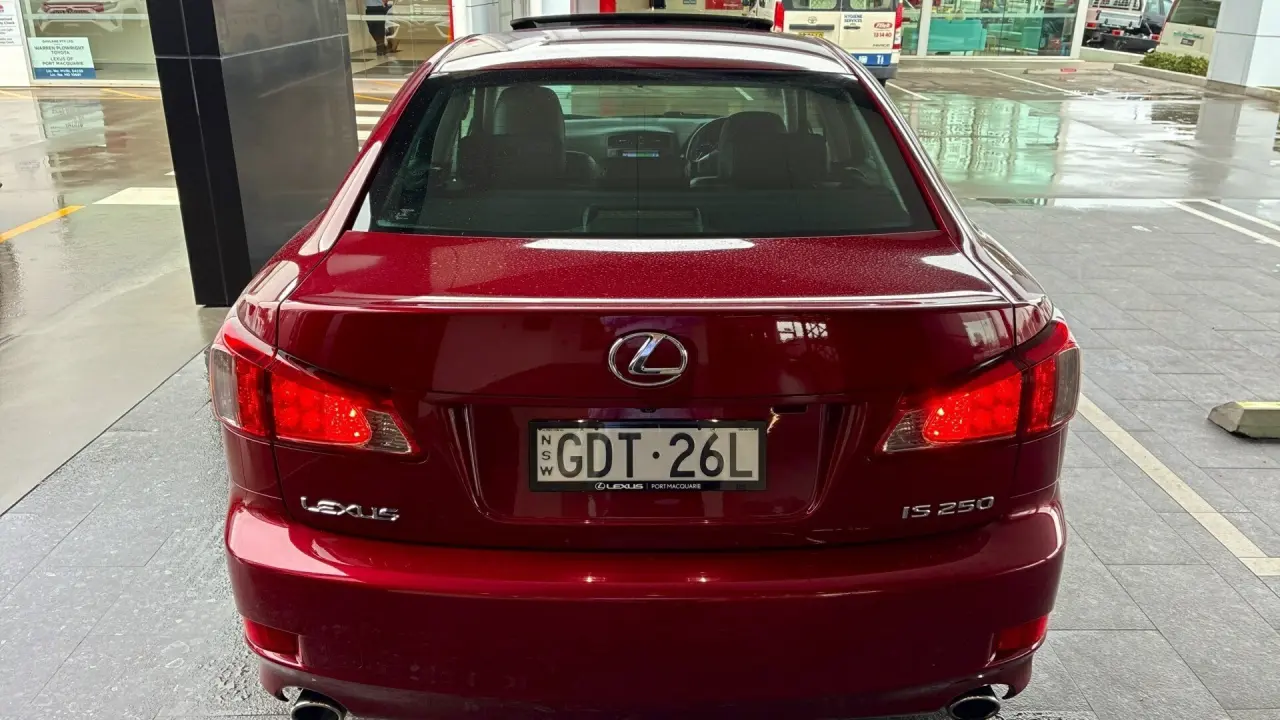 2011 Lexus IS250 Gallery Image 8