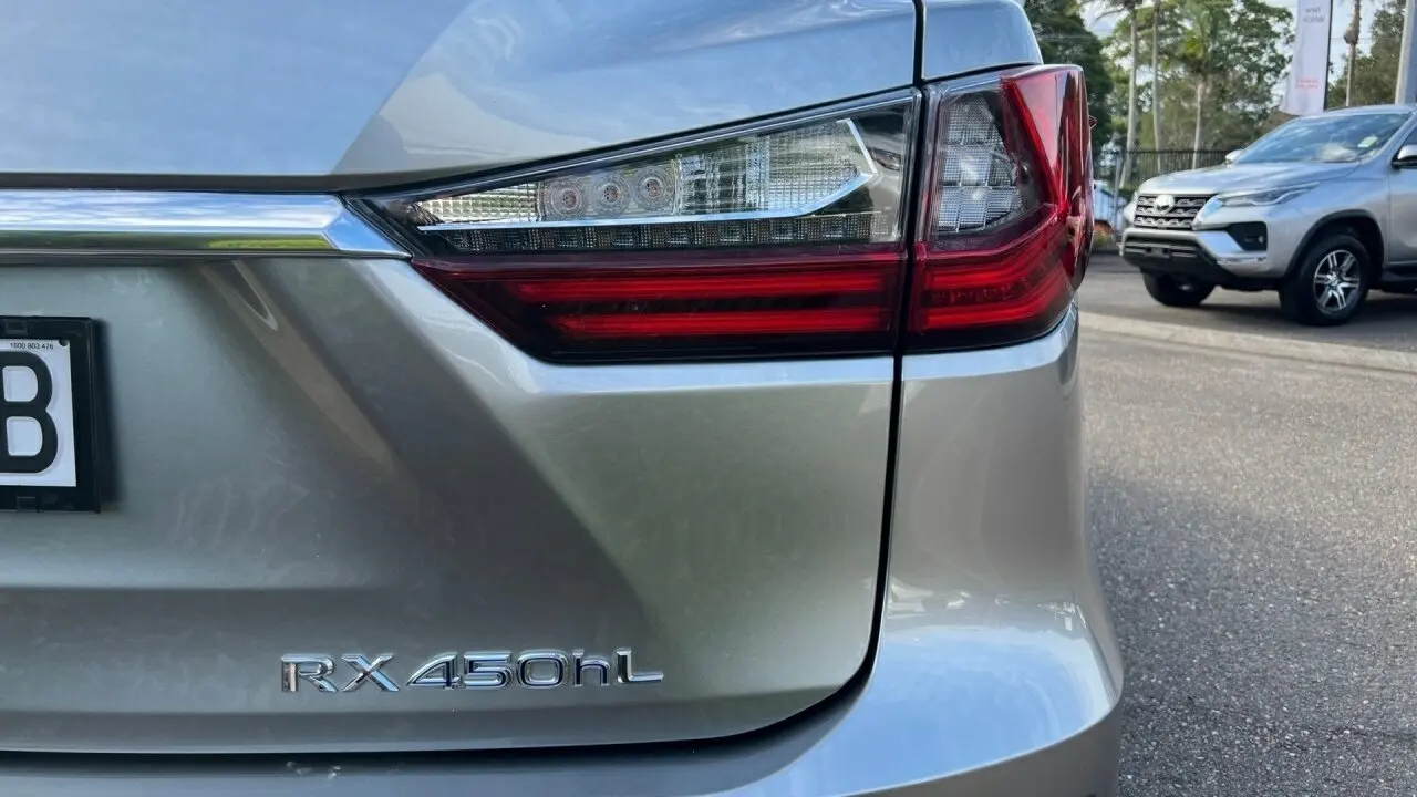 2018 Lexus RX450hL Image 8