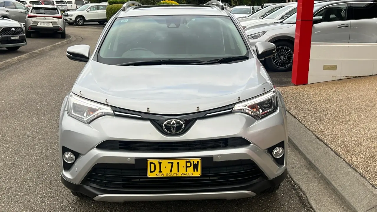2016 Toyota RAV4 Image 2