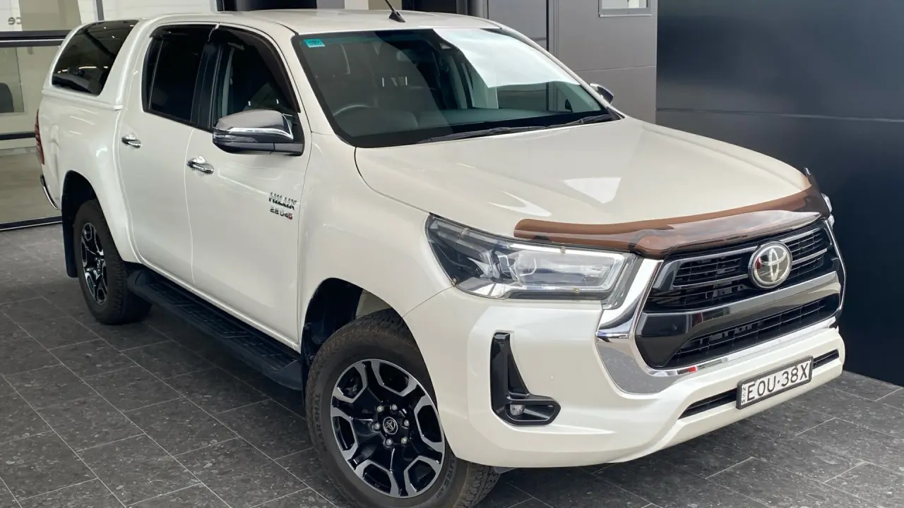 2021 Toyota Hilux Image 1