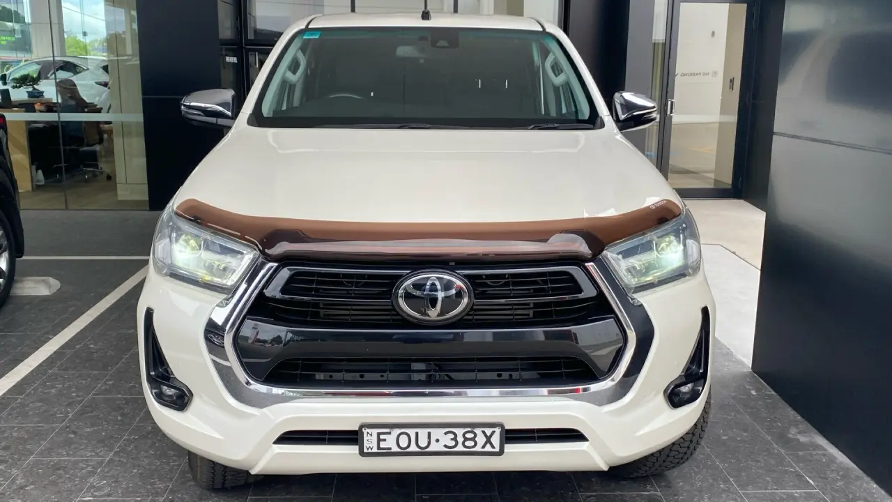 2021 Toyota Hilux Image 3