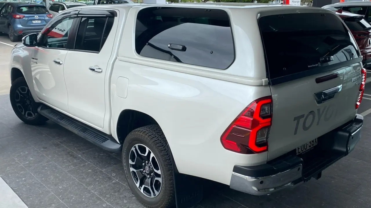 2021 Toyota Hilux Image 4