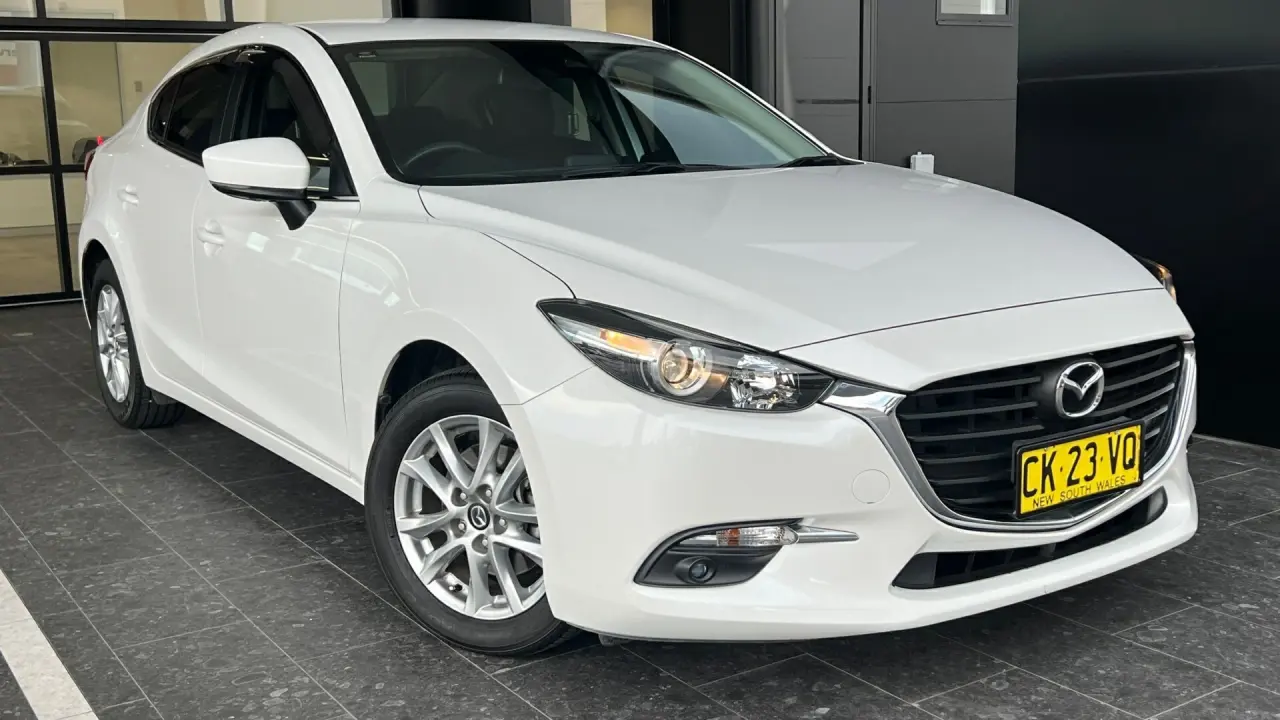 2016 MAZDA MAZDA3 Image 1