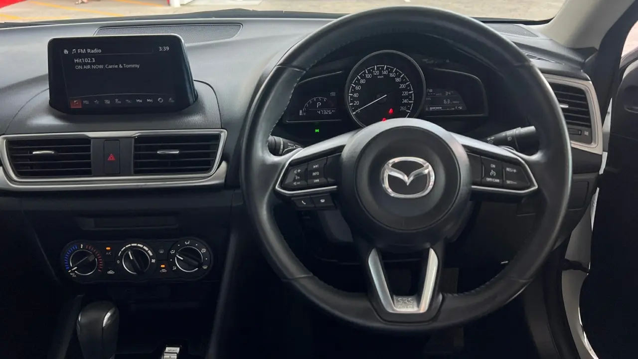 2016 MAZDA MAZDA3 Image 10