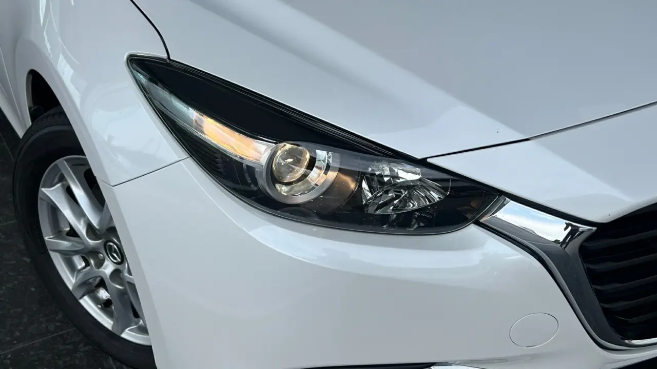 2016 MAZDA MAZDA3 Image 2