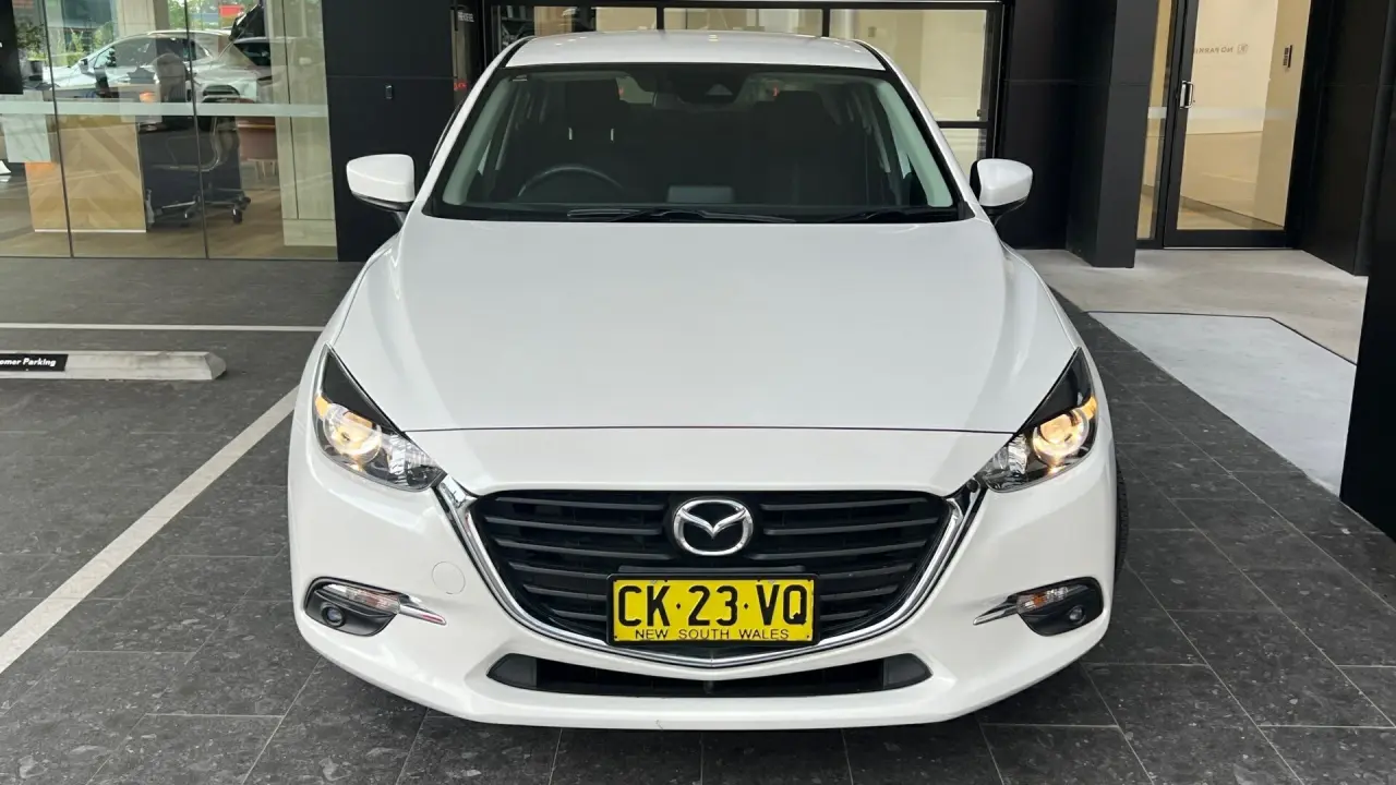 2016 MAZDA MAZDA3 Image 3