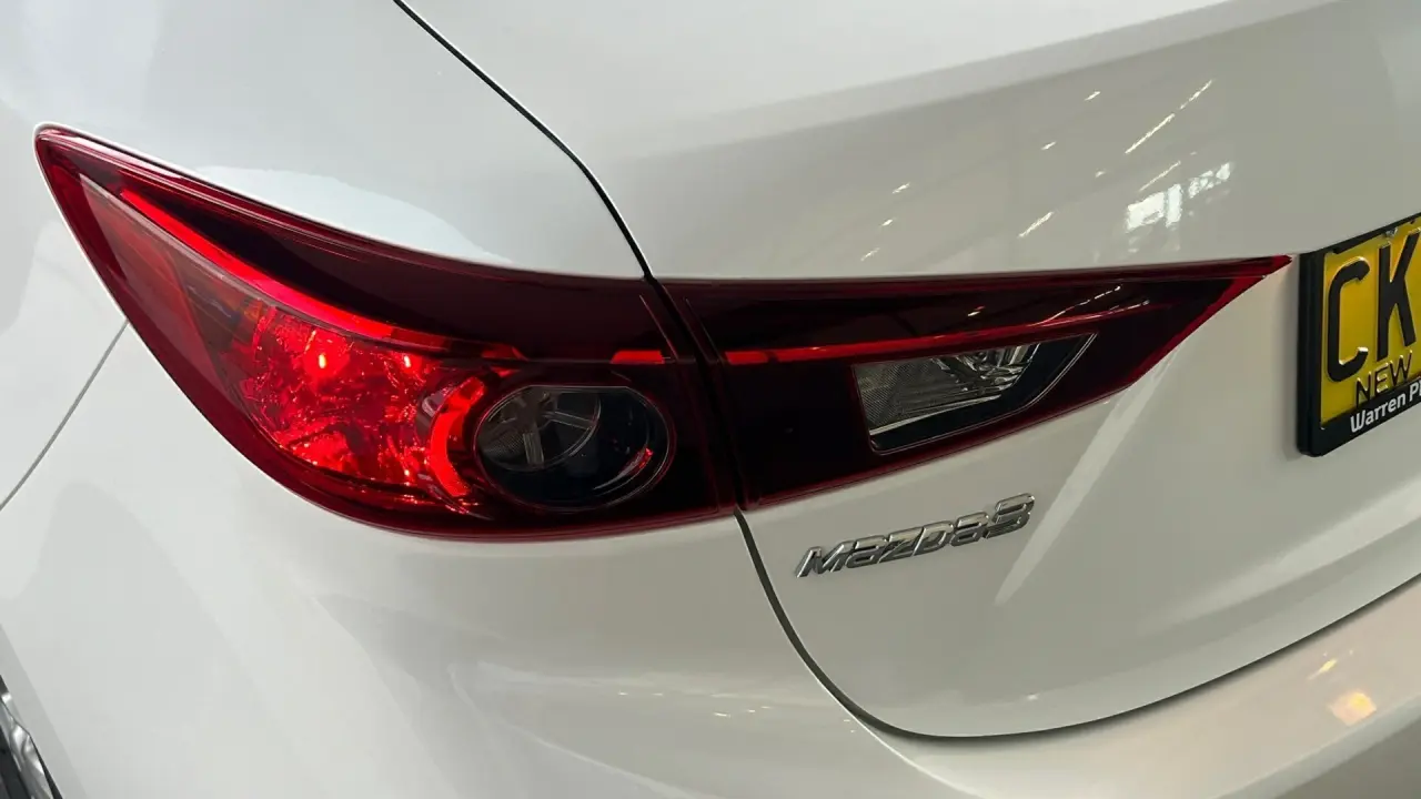 2016 MAZDA MAZDA3 Image 6