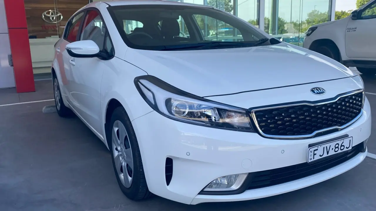 2018 KIA CERATO Image 1