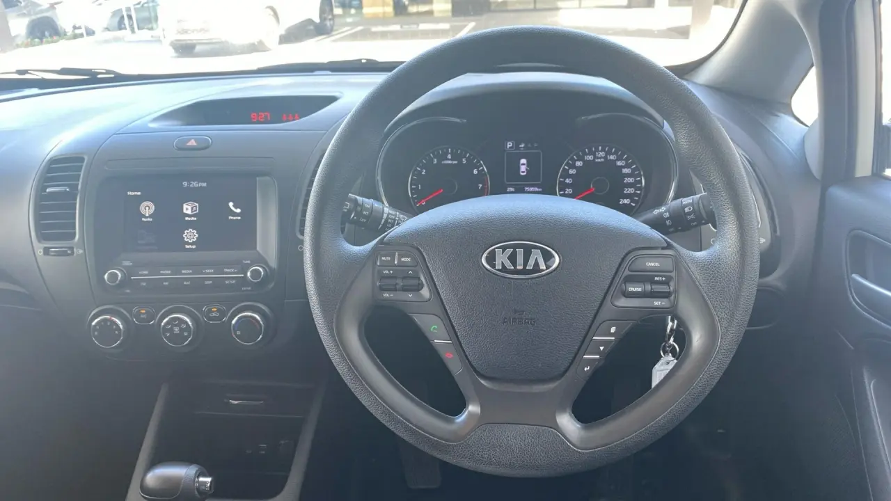 2018 KIA CERATO Image 5