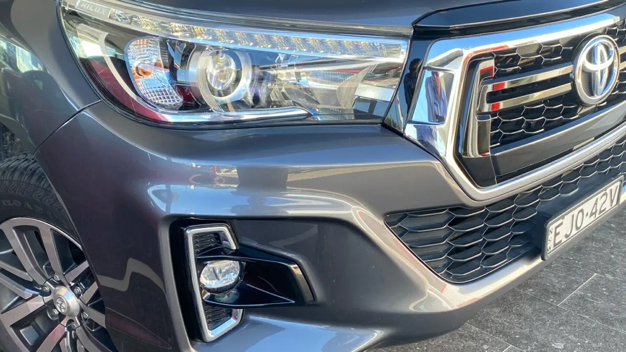 2019 Toyota Hilux Image 2